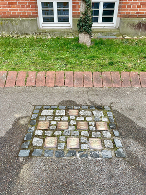 strahlende_stolpersteine_01.jpg  